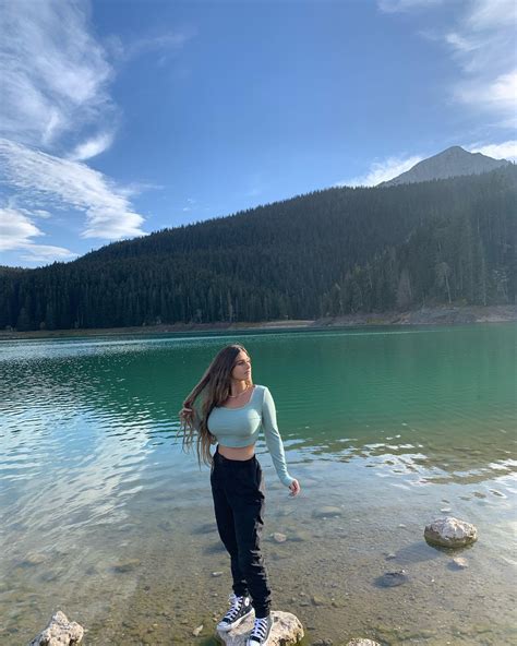 Busty by the lake : r/2busty2hide