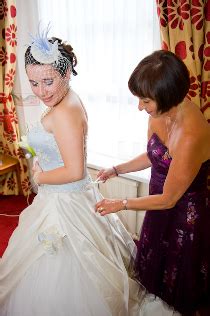 Vista la vasta scelta di abito elegante mamma e figlia che il mercato odierno offre, ci focalizziamo sopratutto su jaeden abiti da matrimonio lungo abiti da ballo abiti da sposa tulle. La mamma nell'organizzazione del matrimonio - LeMieNozze.it