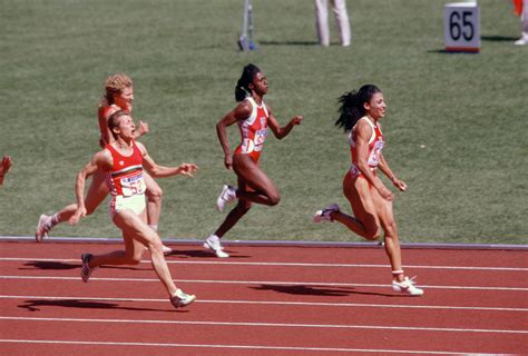 How fast is 400 kilometers per hour in miles … перевести эту страницу. How Fast Can Humans Run? The Speed Limit of Sprinting