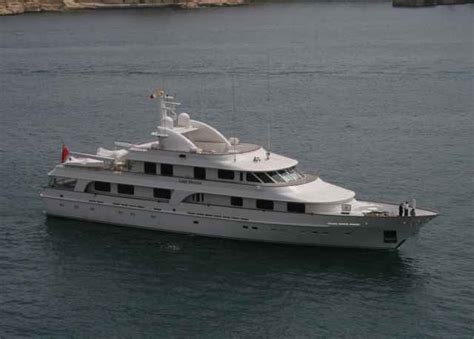 With a beam of 8.76 m and a draft of 2.87 m, she has a steel hull and aluminium. Lady Duvera - Malta Ship Photos by Capt. Lawrence Dalli