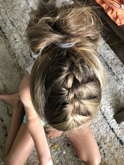 What to do with your hair when you work out is one of those this workout class will ensure your hair is tidy and kept in control. Cute workout braid | Braids, Hair, Cute