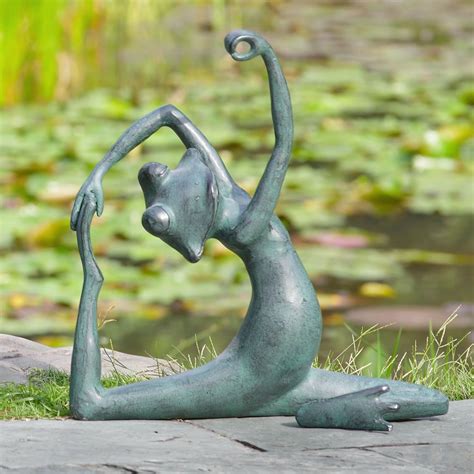 When injected into the arm of a starfish, passive integrated transponder. Limber Yoga Frog Garden Sculpture | Жаби і Полімерна глина