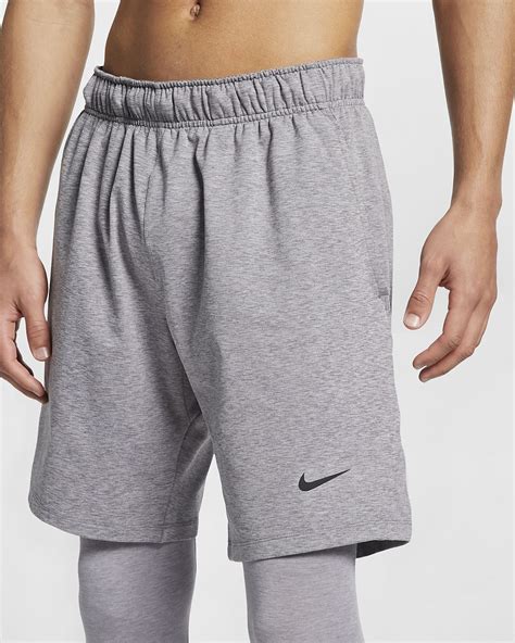 Déesse ailée capable de se déplacer à grande vitesse. Short de yoga Nike Dri-FIT pour Homme. Nike CA