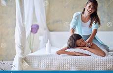 massage lesbian massaggio coppia lesbica gode atmosphere