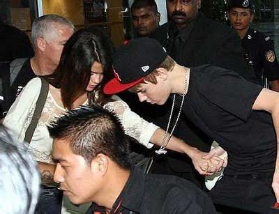 Selena gomez bakal mengadakan konsert sulungnya di malaysia pada 26 januari 2014. Gambar Justin Bieber Tiba Di Malaysia| Gambar Kekasih ...