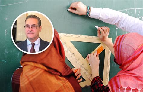 Das bundesverfassungsgericht wies in einem in karlsruhe veröffentlichten beschluss die beschwerde einer früheren referendarin. Kopftuchverbot ab 2019: "zum Schutz junger Mädchen" - KOSMO