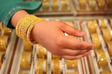 1 troy ounce ≈ 0,031 kilogram. Gold prices surge today, extend gains to third day; silver ...