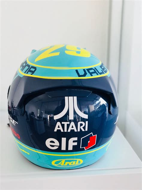 I saw a helmet that a friend of mine had done, that turned out much better than i have expected. Idea by Gkigkinos on Helmet Paintings | Custom motorcycle ...