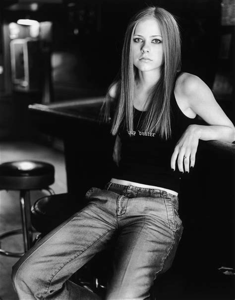 Born september 27, 1984) is a canadian singer, songwriter and actress. VINDICATED I AM SELFISH: Lyric Naked: Avril Lavigne