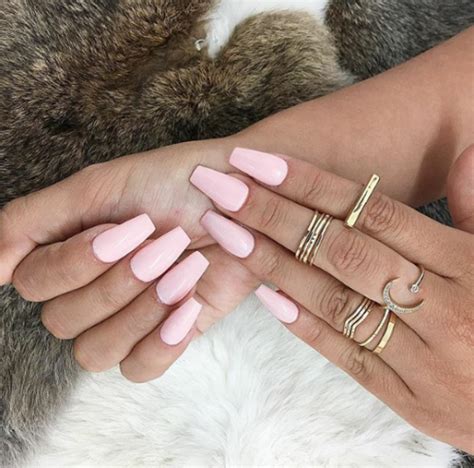 12 Colores de uñas que combinarán lindísimo con tus outfits