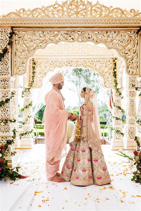 The asa di var kirtan is recited in the early morning hours in a very melodious way and style as mentioned by guru arjan dev ji called tunde asraje ki dhuni after the name of the contemporary brave and pious king asraj. Glam Punjabi Wedding in Sydney: Myura + Bharat | Indian wedding ceremony, Big indian wedding ...