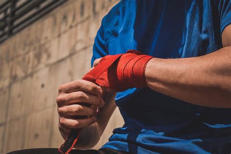 What are the best handwraps? How to wrap your hands for boxing - 3 easy steps! - Be ...
