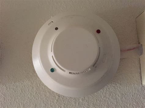 Smoke detectors use two kinds of sensors to tip you off when there's trouble. System Sensor 2W-B - FireAlarms.tv - jjinc24/U8oL0's Fire ...