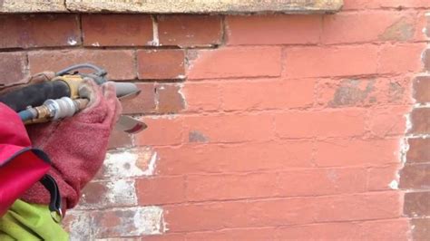 Une magnifique fresque murale peinte à la main habille l'arrière mur ou se situe l'évier donnant à ce barbecue un charme fou. Main Courante En Brique Rouge : Panneaux Brick Belmont ...