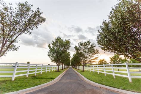 Aspen valley is a luxurious development located close to the pirin golf and country club. Aspen Ranch - Aspen Ranch Weddings + Events