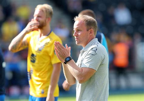 Henrik pedersen (born 10 june 1975) is a retired danish footballer who played as a striker for silkeborg if, bolton wanderers and hull city. Starke Löwen verschenken den Sieg. Das Aus für Pedersen ...