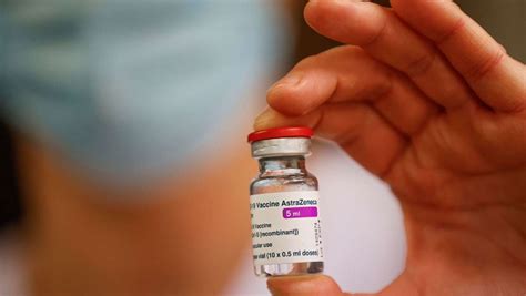 Deutschland, frankreich, italien und die niederlande haben einen ersten vertrag �ber mindestens 300 astrazeneca: Coronavirus in Deutschland: Deutschland setzt Impfungen mit Astrazeneca vorsorglich aus ...