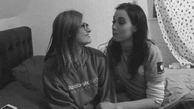 Updated 7 years, 10 months ago on tube8. L world de WHTÌCIA em Rose e Rosie | Gif