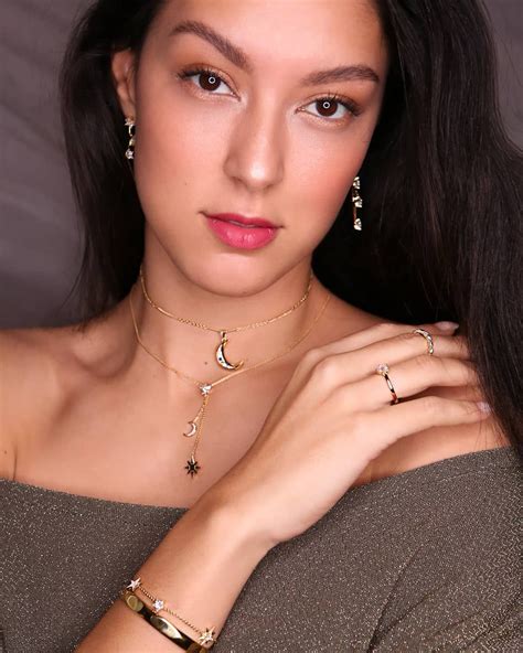Rebecca mir grady jewelry is made with care in chicago, illinois. Rebecca Mir on Instagram: "ᵃᶰᶻᵉᶤᵍᵉ 𝐶𝐻𝑂𝑂𝑆𝐸 𝑇𝑂 𝑆𝐻𝐼𝑁𝐸 ⚡ with ...