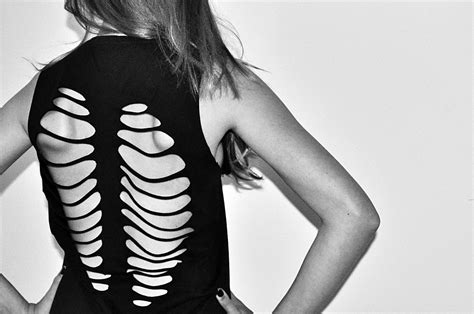 Choose from 500 different sets of flashcards about rib cage on quizlet. bleached mort: Tutorial | Rib Cage Cut Out Vest