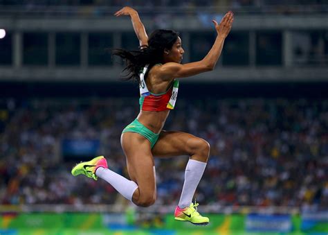 Patrícia mamona rumo à medalha! Patrícia Mamona e o seu melhor dia: "Estou muito feliz ...