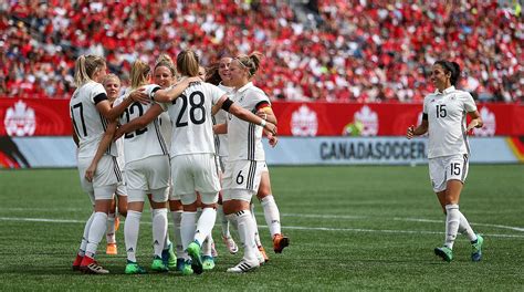 Deutschland führt dank alexandra popp und sara däbritz mit 2:0. Weltrangliste: DFB-Frauen auf Platz zwei :: DFB ...