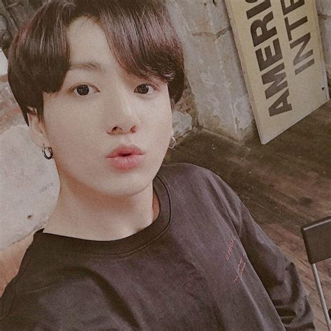 Podemos assistir a vídeos online use domínios curtos: Pin de Nur syafiqah em Jeon Jungkook | Bts aesthetic ...