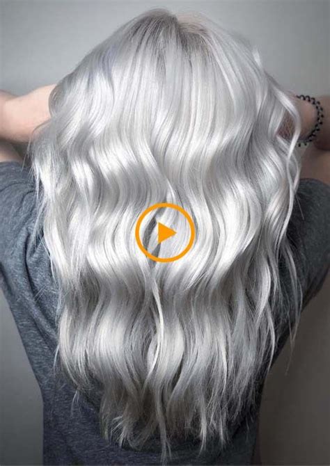 Gli standard di bellezza imposti dalla nostra società costringono le donne a dover fare di tutto per avere un aspetto conforme alla norma, e. Splendide tonalità di colore dei capelli biondo argento ...