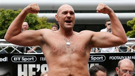 Nach dem kampf flüsterte fury dem jungen deutschen etwas ins ohr. Boxen: Tyson Fury vor dem Seferi-Fight über sein Gewicht ...