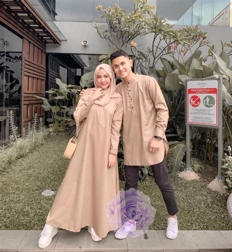 Scopri ricette, idee per la casa, consigli di stile e altre idee da provare. Baju Couple Gamis dan Koko Lengan Panjang Modern | RYN Fashion