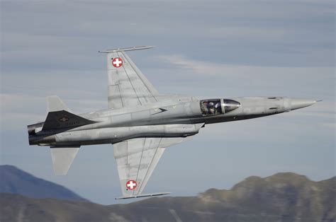 Is that a training round or a standard color for swiss ordnance? Parmelin lanciert Kampf um Jets | NZZ