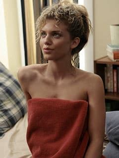 Known for playing the vixen, vamp and roles of a darker nature, mccord first gained prominence in 2007 as the scheming eden lord on the fx television series nip/tuck. AnnaLynne McCord: Returning to Nip/Tuck - TV Fanatic