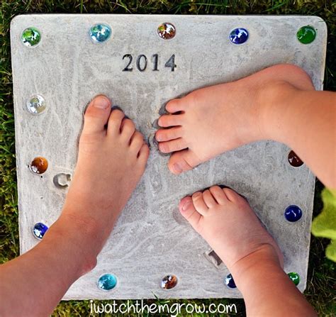 With a few simple things found at lowe's you can make cool stepping. Footprint Stepping Stone | Stepping stones diy, Diy garden ...