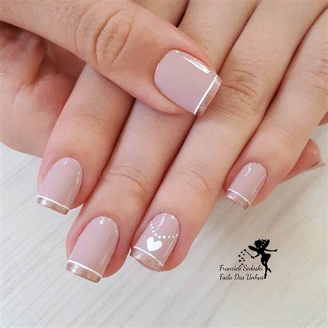 Decorarte las uñas puede ser tan sencillo o tan cargado como cada quien lo desee, a mi la verdad me gusta solamente pintarlas, ya que no me logro acostumbrar a las uñas postizas o a gelish. Uñas para Novia o Boda【sencillas, elegantes y más 2020 ...