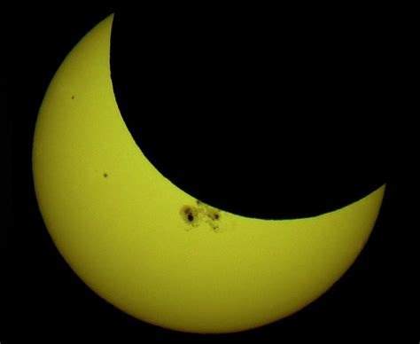 La 7 mai 2003, planeta mercur a trecut, ca un punct negru. Eclipsa parțială de Soare din 20 martie. Ce vom putea ...
