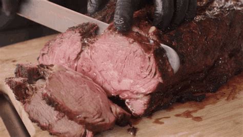 Yorkshire pudding (baked in cupcake pans), creamed spinach. Prime Rib GIFs - Find & Share on GIPHY