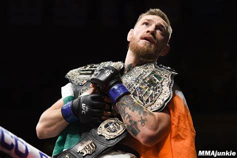 Prior to his baseball career, he was a short track speed skater who represented the united states and medaled at the 2014 winter olympics.alvarez is also part of the united states national baseball team at the 2020 summer olympics. Conor McGregor def. Eddie Alvarez at UFC 205: Best photos ...