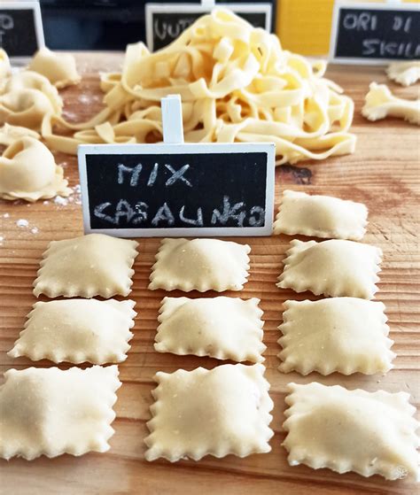 La pasta fresca è uno dei tanti piatti della tradizione italiana. Pasta all'uovo senza glutine: le giuste dosi - La Cassata ...