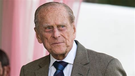 Prince philip did not step out of windsor castle today to celebrate the queen's official birthday at trooping the colour. Πρίγκιπας Φίλιππος: οι 10 πιο «γαϊδουρινές» ατάκες του | Andro