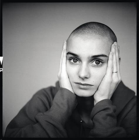 You're thinking of nothing compares 2 u, famously written by prince. sinead o'connor - Google Search | Fotografie, Lou