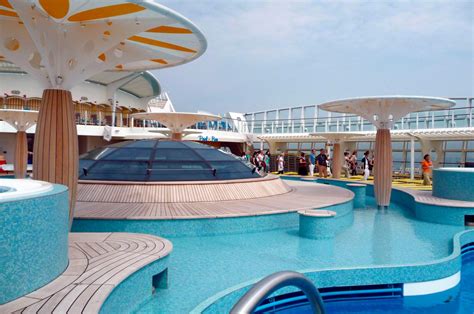 This ship was built in 2016 and belongs to the latest ships in the cruise ship line. #AIDAblu #Pool #Pooldeck #Poollandschaft #Kreuzfahrtschiff ...
