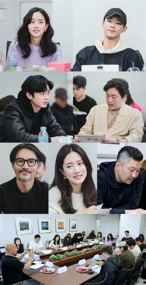 스포츠의 모든 것, 네이버 스포츠와 함께 하세요. KBS2 새 월화극 '달이 뜨는 강' 김소현X지수, 대본 리딩 현장공개