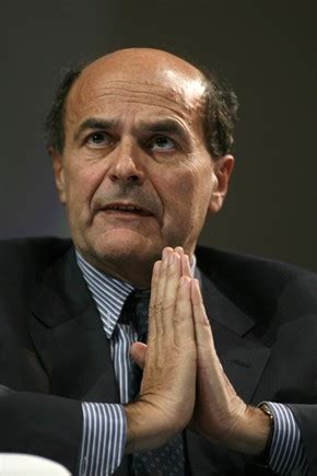 Pierluigi bersani è stato ricoverato nell'ospedale di parma in seguito a un grave malore cerebrale. Il sexy party di Napoli che imbarazza il Pd