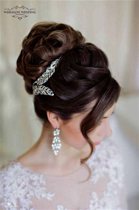 Keep it simple and classy, be the show stopper by wearing this coolest short hairstyle. Mariell Glistening Silver and Clear Crystal Petals Bridal, Wedding or Prom Hair Comb Accessory ...