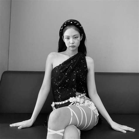 Maybe you would like to learn more about one of these? 200704 BLACKPINK Jennie Instagram Update | Fashion, Blackpink jennie, Kim jennie