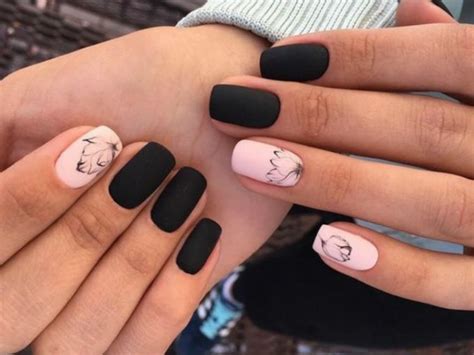25 diseños de manicura en color negro; diseños de uñas rosa con negro