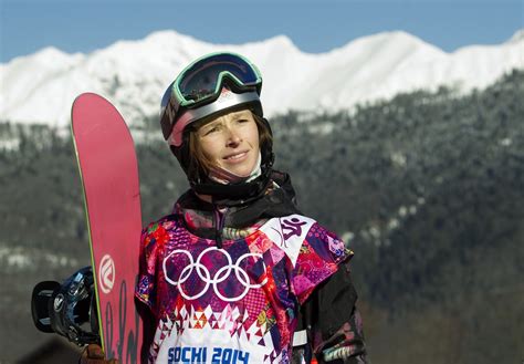 She competed at the 2010, 2014, and 2018 winter olympic games. Fotogalerie: Snowboardistka Šárka Pančochová při tréninku ...