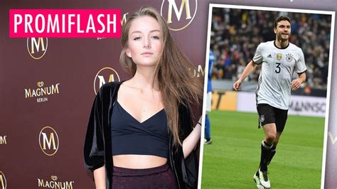 Gehalt erst kürzlich hat jonas hector seinen vertrag beim 1. Date mit DFB-Star? Diesen Kicker findet GNTM-Julia heiß ...
