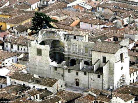 Io=ix on 6 april, 2009, a mw 6.3 earthquake struck l'aquila and dozens of neighbouring villages (abruzzo, central italy) causing 308 deaths and with. Assolti gli scienziati che non previdero il sisma de l ...