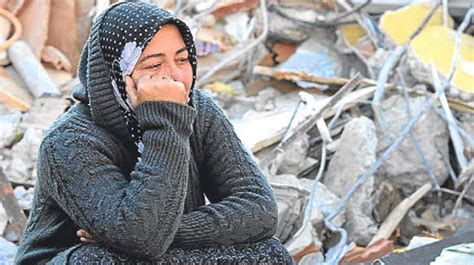 Kandilli rasathanesi, depremin şiddetinin 4.2 merkezin de sultanbeyli olduğunu duyurdu. Deprem felaketi Türkiye'nin kaderi - Son Dakika Haberler
